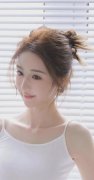 正在干部选拔任用中为他人谋取好处并收受财物